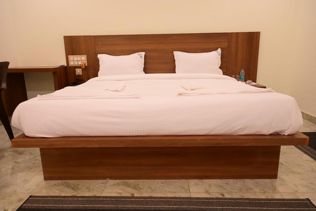 Kcg Residency Hotel Мисор Екстериор снимка