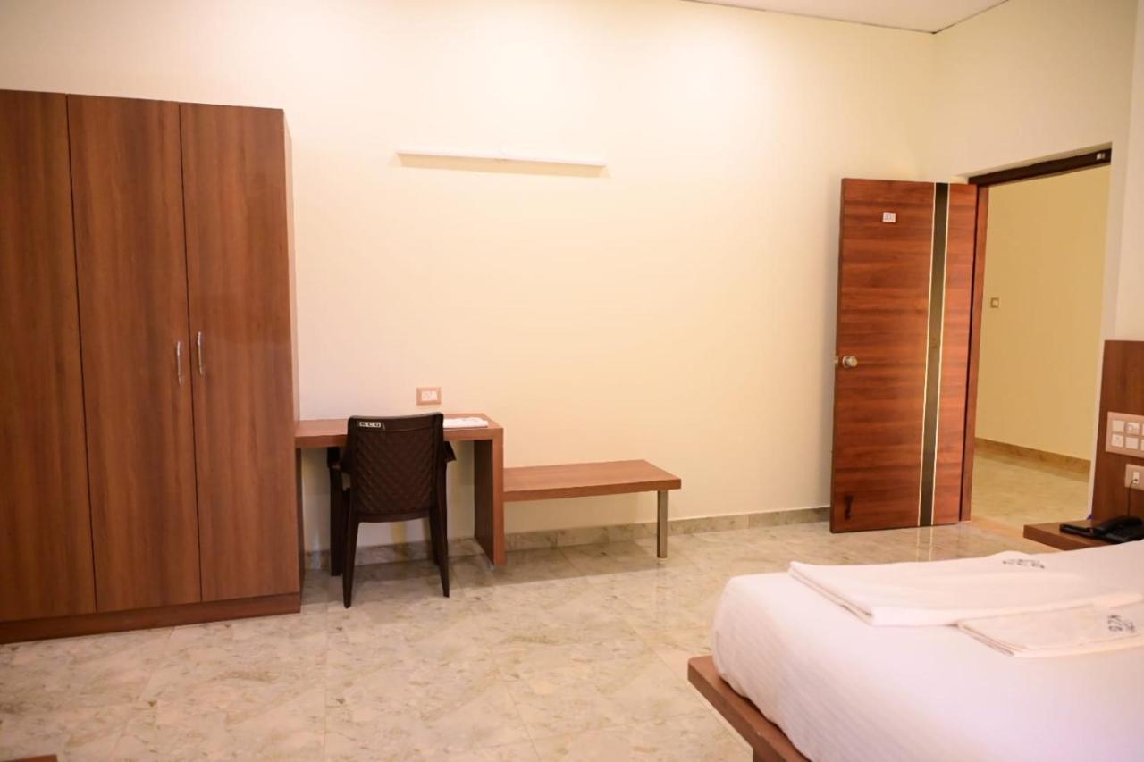 Kcg Residency Hotel Мисор Екстериор снимка