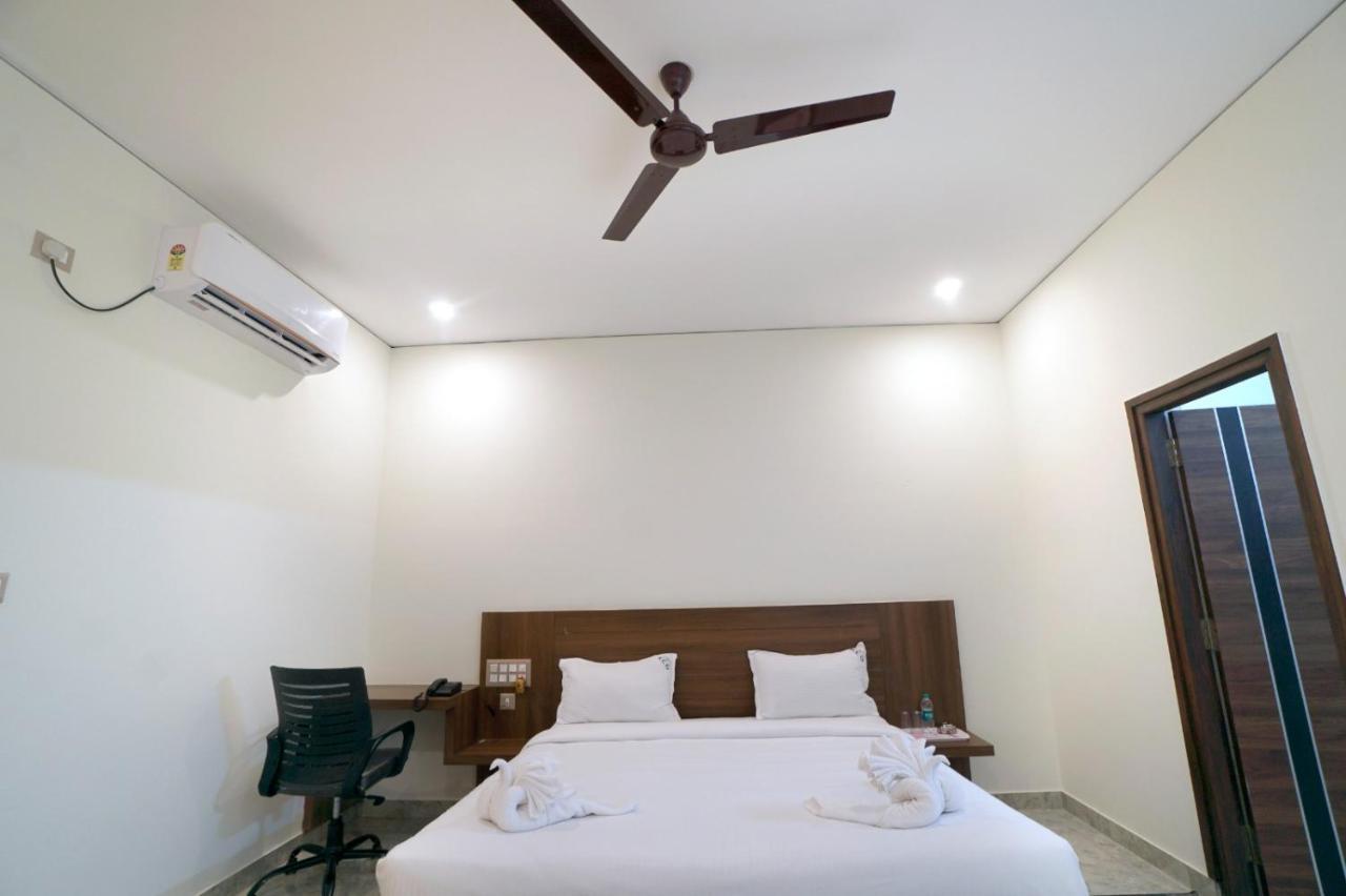 Kcg Residency Hotel Мисор Екстериор снимка