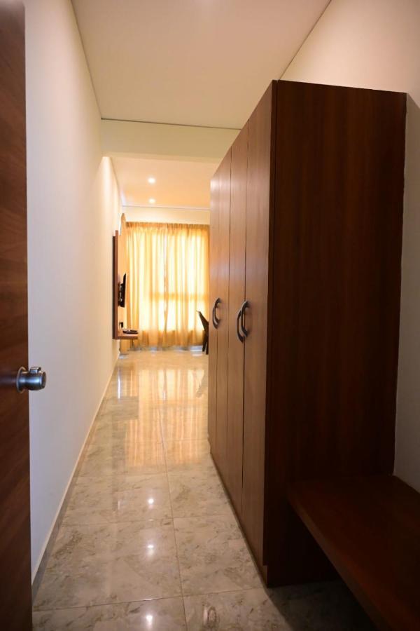 Kcg Residency Hotel Мисор Екстериор снимка