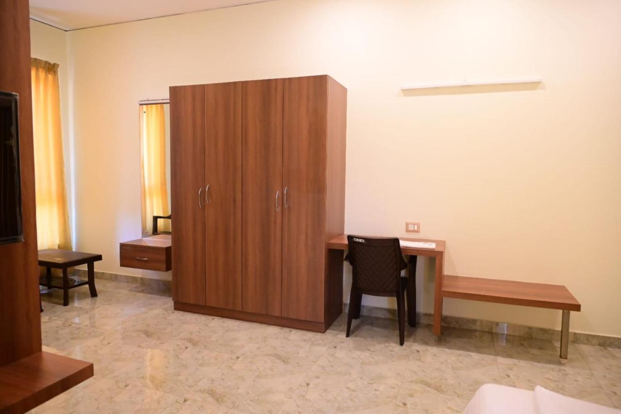 Kcg Residency Hotel Мисор Екстериор снимка