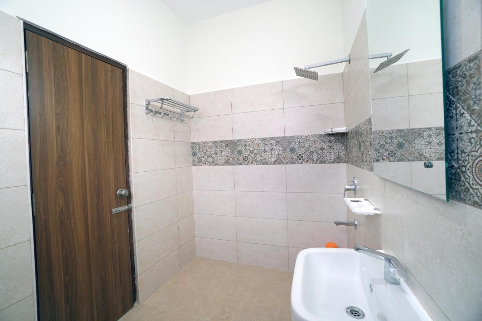 Kcg Residency Hotel Мисор Екстериор снимка
