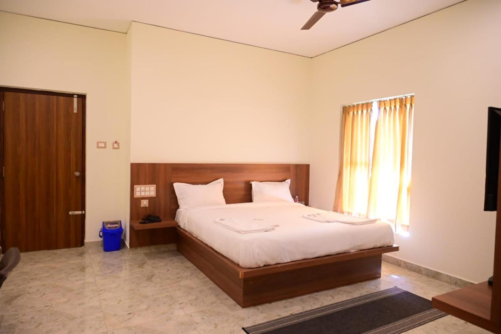 Kcg Residency Hotel Мисор Екстериор снимка