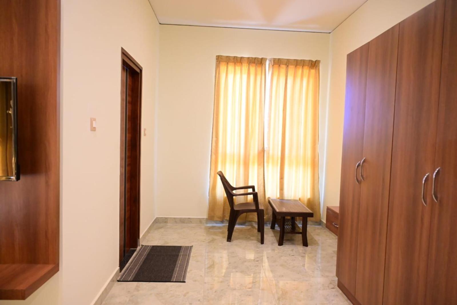 Kcg Residency Hotel Мисор Екстериор снимка